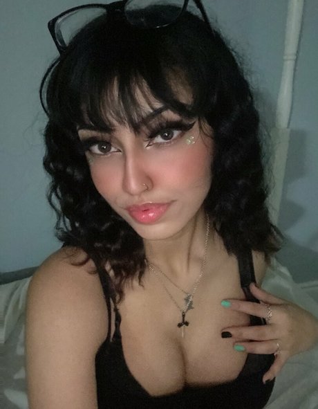 milf handjob onlyfans pornographic image