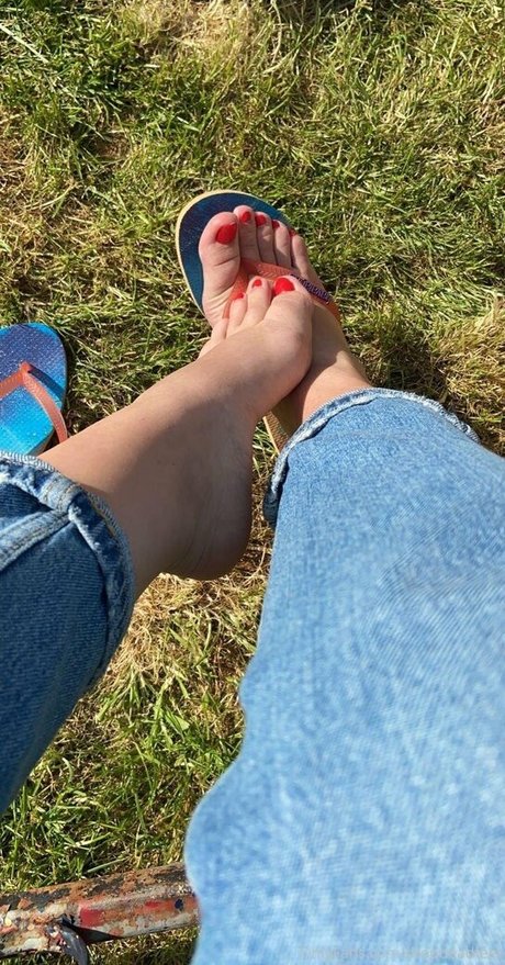 dropdeadfeet Profile