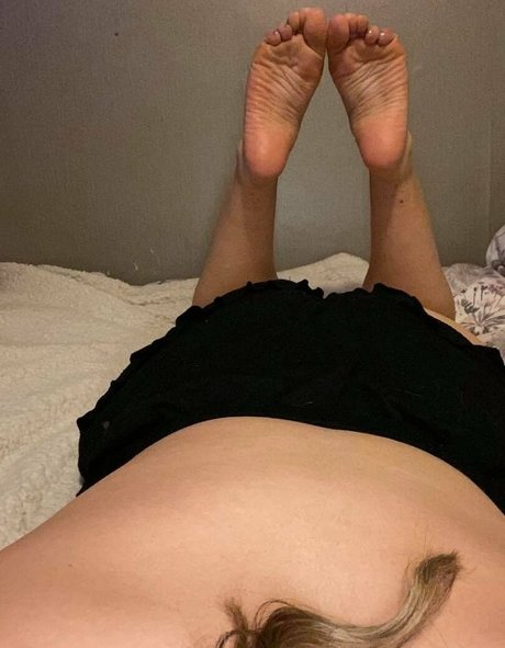 dropdeadfeet free model image