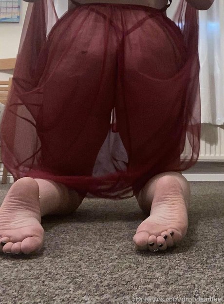 dropdeadfeet erotic model galleries