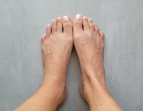 laila lou nudes actress pics