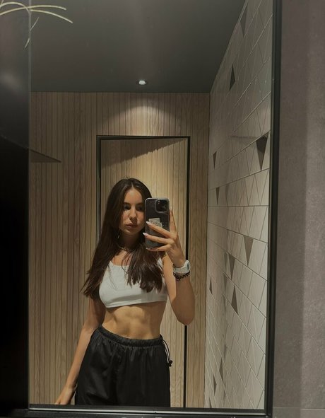 brenda aax pornstar top image