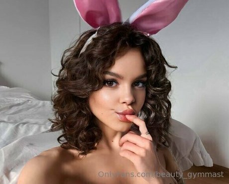 beauty gymmast nude actress photos