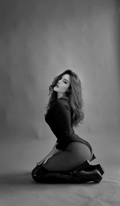 Daniela Flores star nice picture