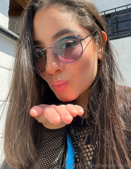 zoelushmodel adult actress galleries