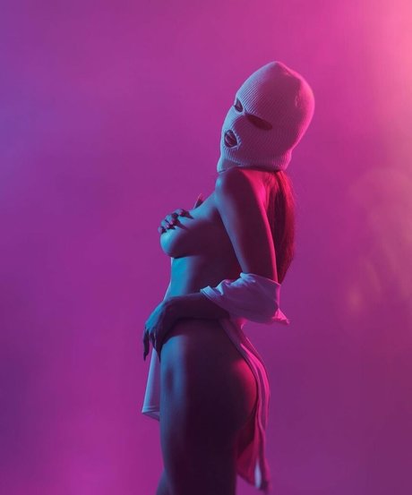 Alina V Ukraine model naked img