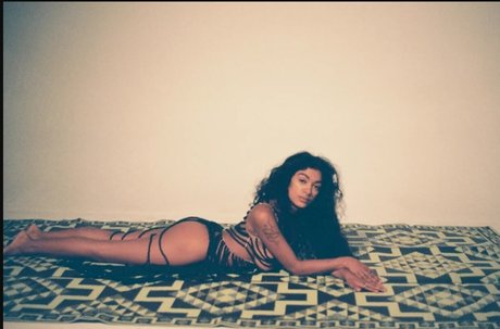 Lee Mariah Armoogam adult model photos