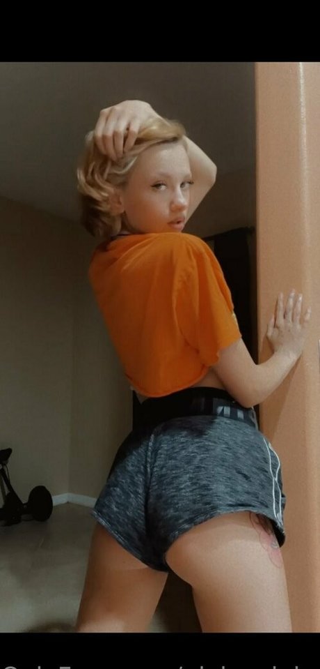 pixieeclaire sexy model img