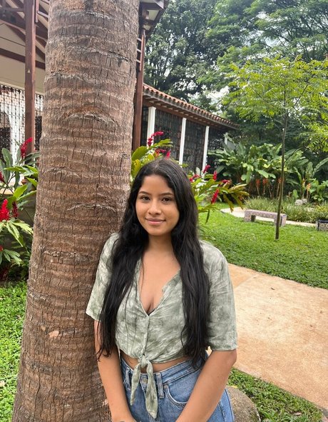 suuuuuki art actress gallery