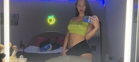 chubby solo onlyfans pretty pics