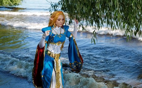 Mi2ray Cosplay star adult pic