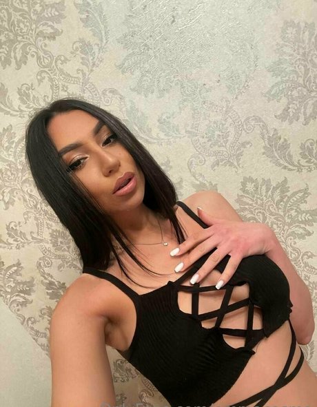 emmacosmo model free images