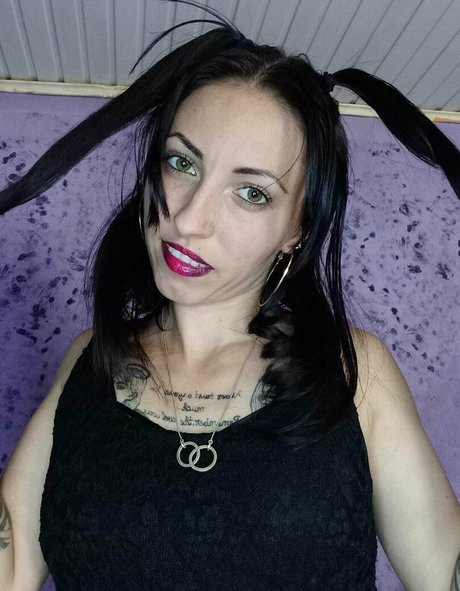 ver99nica nude actress image