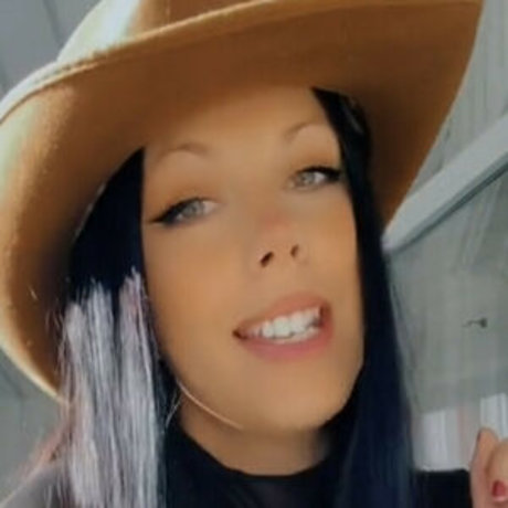 Malinmeral star porn gallery