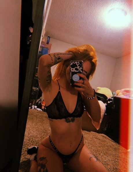 Indoor wilding model adult pictures