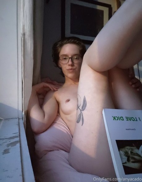 Anya Volz high quality model image