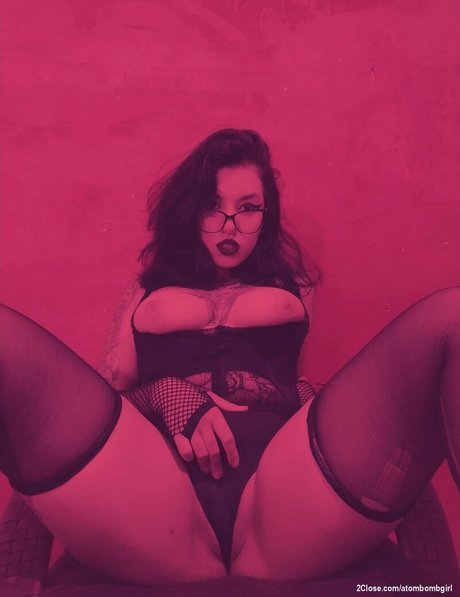 Atombombgirl nudes actress pics