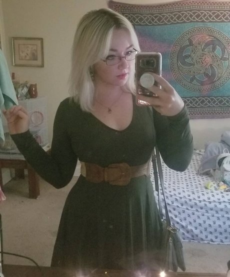 milf handjob onlyfans porno pictures