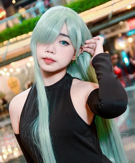 HachimitsuSins adult model pics