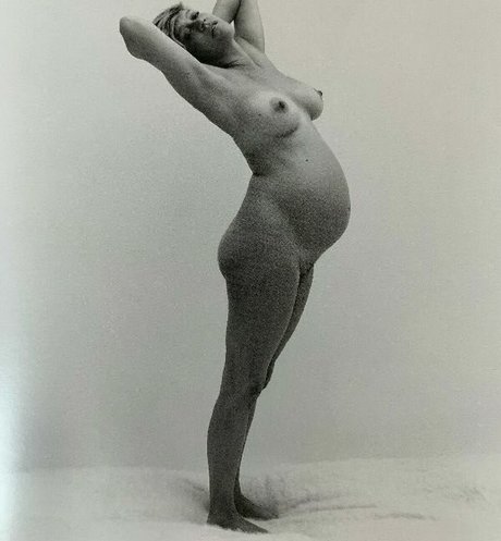 Pregnant Women model nudes image