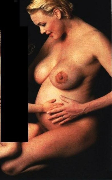 Pregnant Women adult model pic