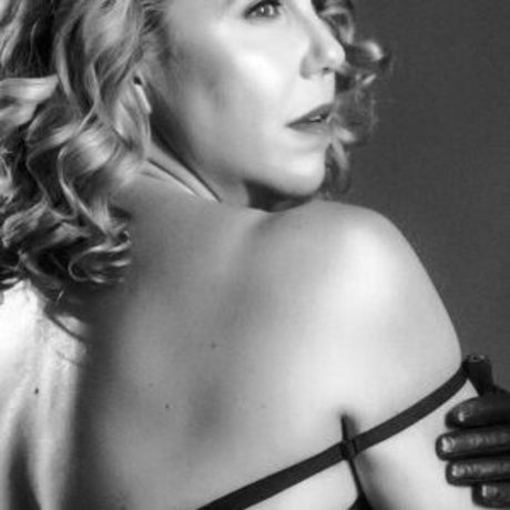 Pregnant Women free model pictures