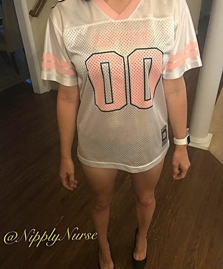 NipplyNurse art model galleries