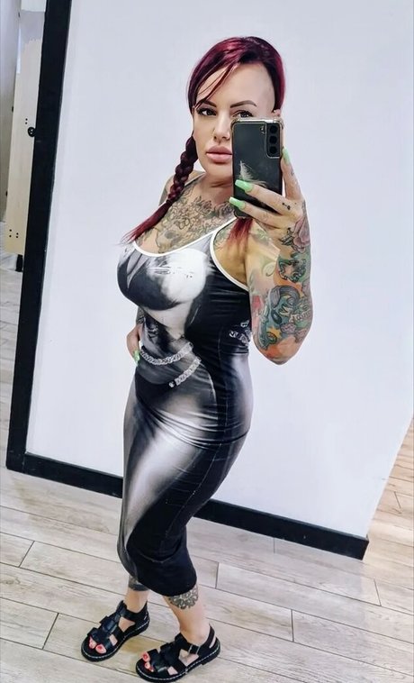 Louise Brereton pornstar exclusive images