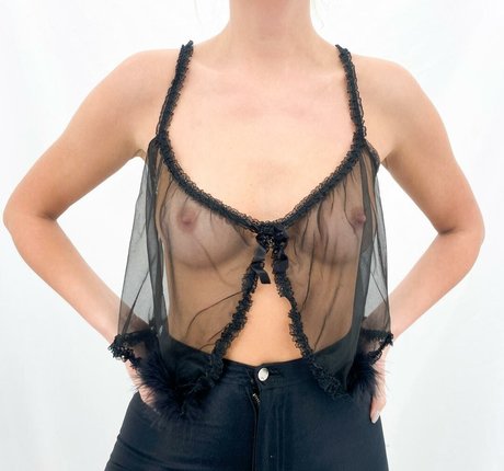 Leanne Fabian nudes model img