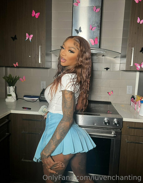 luvenchanting beautiful model image