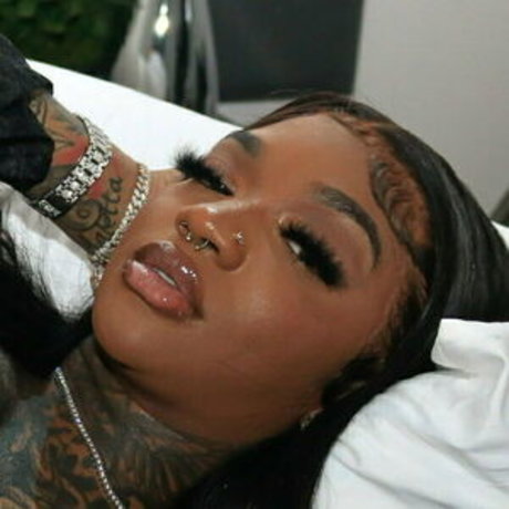 luvenchanting nude star image