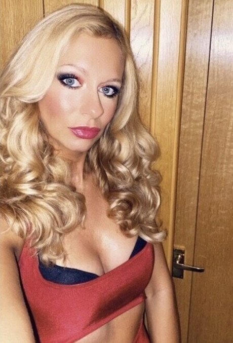 Glorious25 adult actress picture