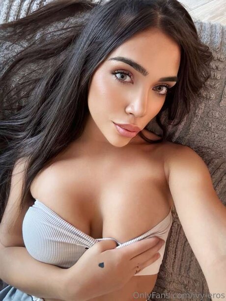 Ivy Eros art star pictures