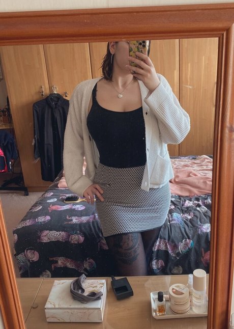 blonde hairy pussy onlyfans pornographic pics