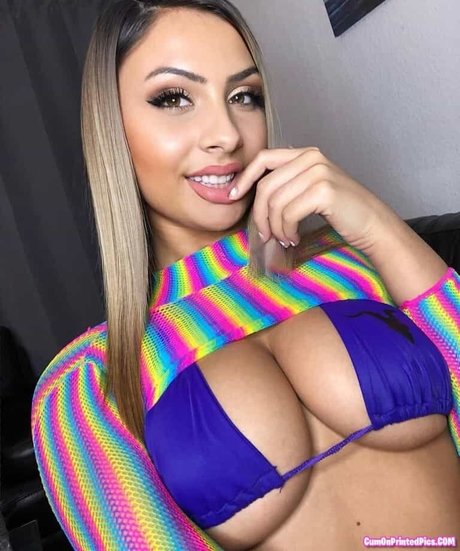 thick latina milf onlyfans top image