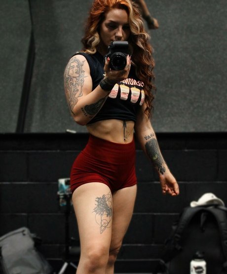 Natasha Gillem erotic actress pics