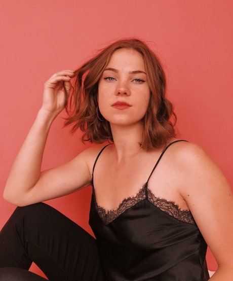 Jess Gabor model adult photo