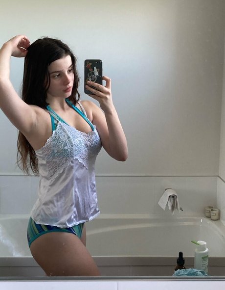 bodejcat model free picture