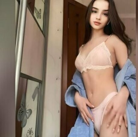 college girl onlyfans pretty image