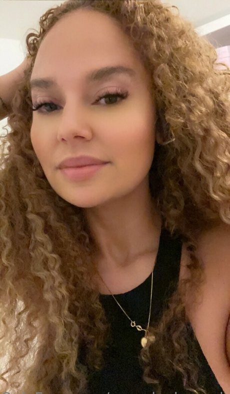 pamelaalexandra erotic model photos