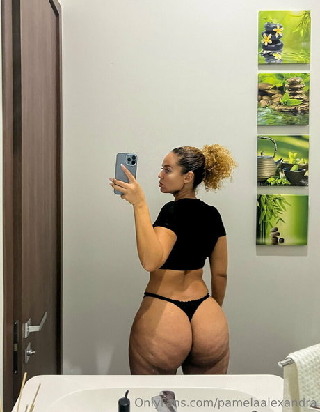 pamelaalexandra pornographic model picture