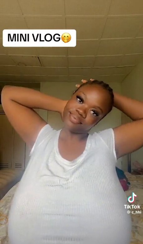 Chanel La Croix star sexy images