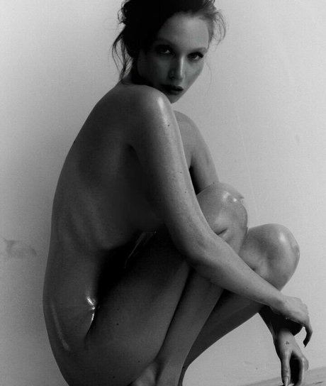 Annie Kinshova erotic pornstar archive