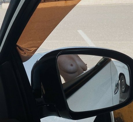 Annie Kinshova model hot pic