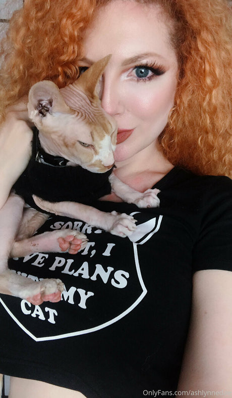 ashlewddae star naked photos