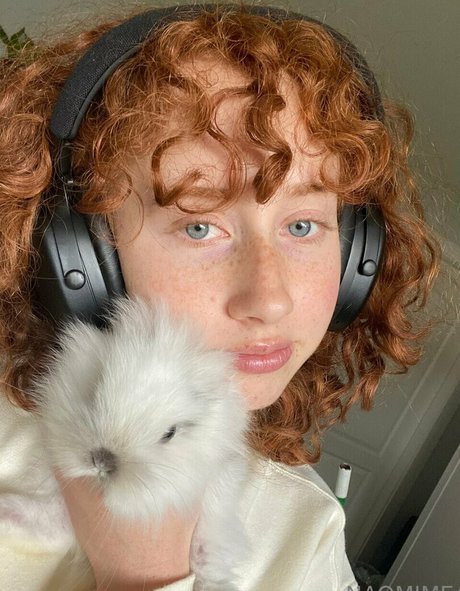 naomime pretty actress image