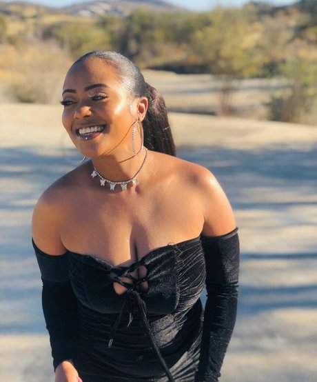 Bella Batista model perfect image