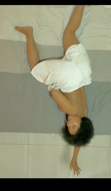 Bella Batista pornstar top picture