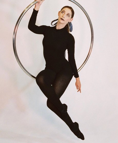 AlexandraQnin model art pic