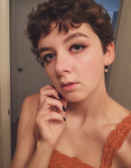 Katherine Hudson free model gallery